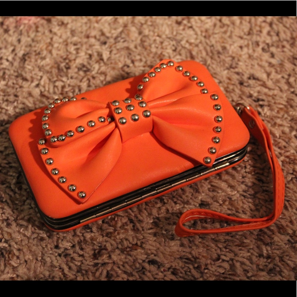 Bow Wristlet